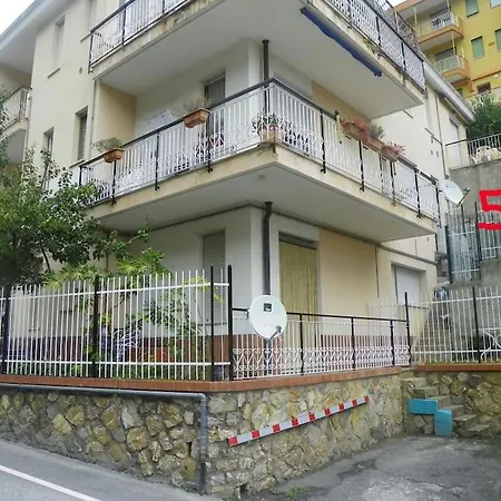 Monolocale N 5 Vicino Al Centro E Con Dehor * Laigueglia