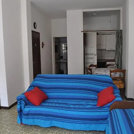 Monolocale N 5 Vicino Al Centro E Con Dehor Laigueglia